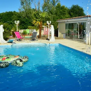 Maison d'hôtes Gîtes D Hôte Jacuzzi Piscines Sauna Privés
